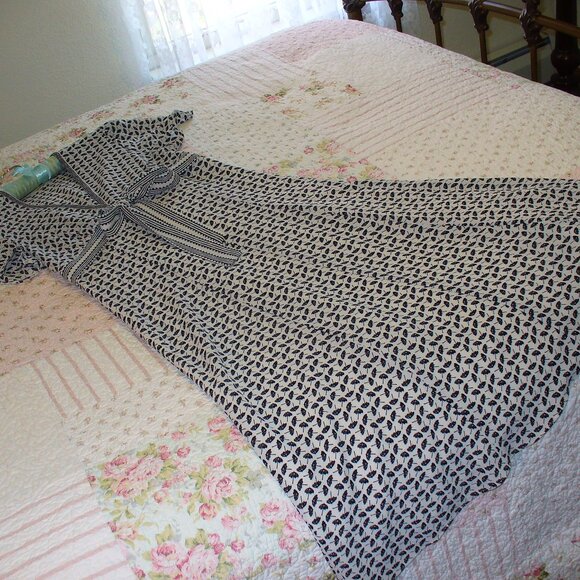 Womens Max Studio Midi Dress Black/Cream Print Bow Front SZ S Flutter Sleeve - Picture 1 of 3